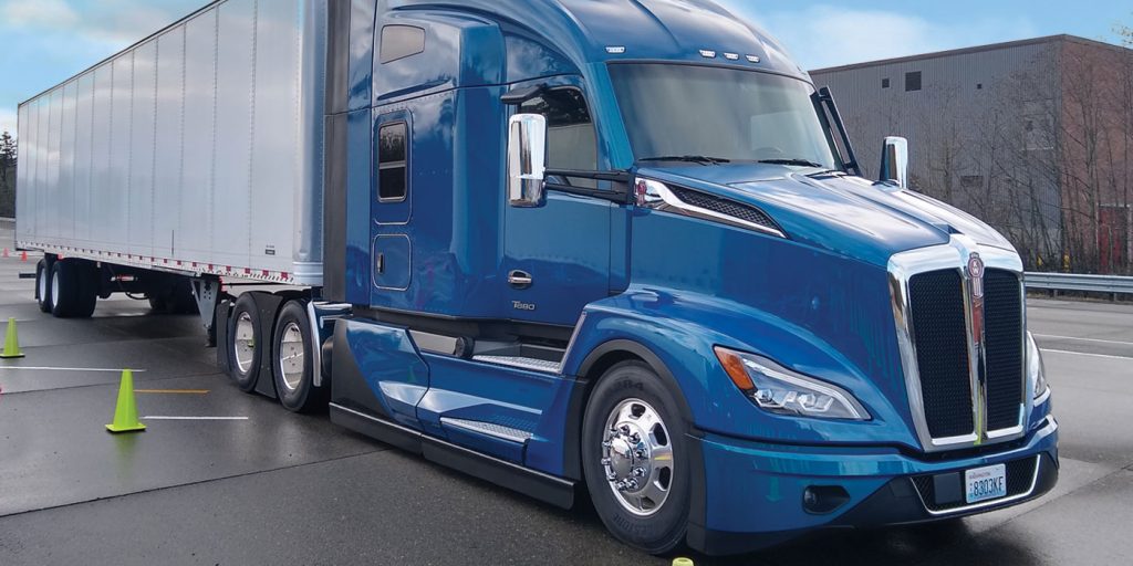 "کامیونهای Kenworth: بررسی مدلها، امکانات و فیلتر روغن خودرو" 6 Kenworth T680