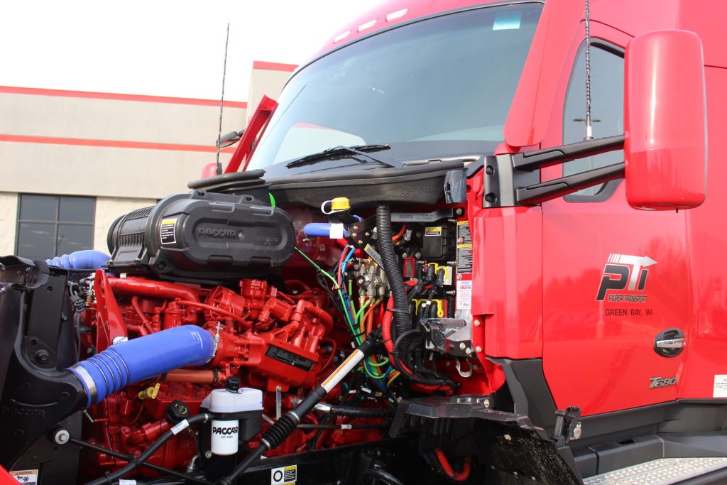 "کامیونهای Kenworth: بررسی مدلها، امکانات و فیلتر روغن خودرو" 3 engine kenworht