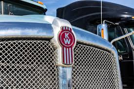 "کامیونهای Kenworth: بررسی مدلها، امکانات و فیلتر روغن خودرو" 4 ken