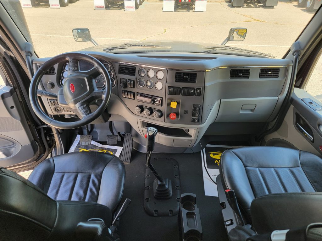 کارخانه کامیونسازی پیتر بیلت آمریکا Peterbilt: تاریخچه، محصولات و نقش آینده در تولید فیلتر روغن خودرو 3 ppp579 1