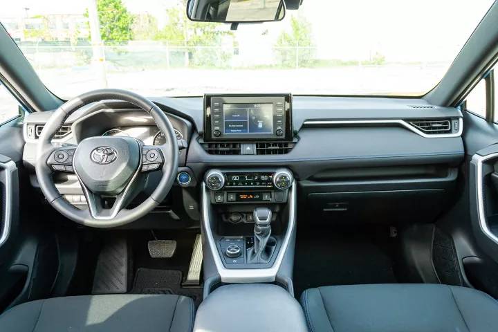 "بازبینی خودروی Toyota RAV4 Hybrid: مشخصات فنی، عملکرد و نوع فیلتر روغن خودرو" 2 2022 toyota rav4 hybrid se review hooked on a feeling result