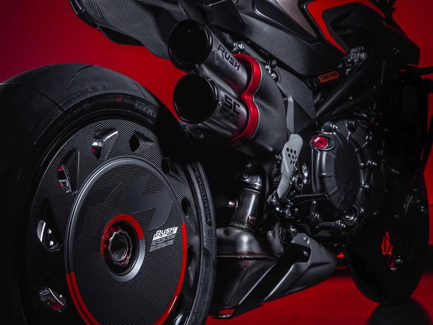 "MV Agusta Rush 1000: آشوبگری بیسابقه در دنیای موتورسیکلت و تاریخچه" 2 rush 1000 ambient 16 result
