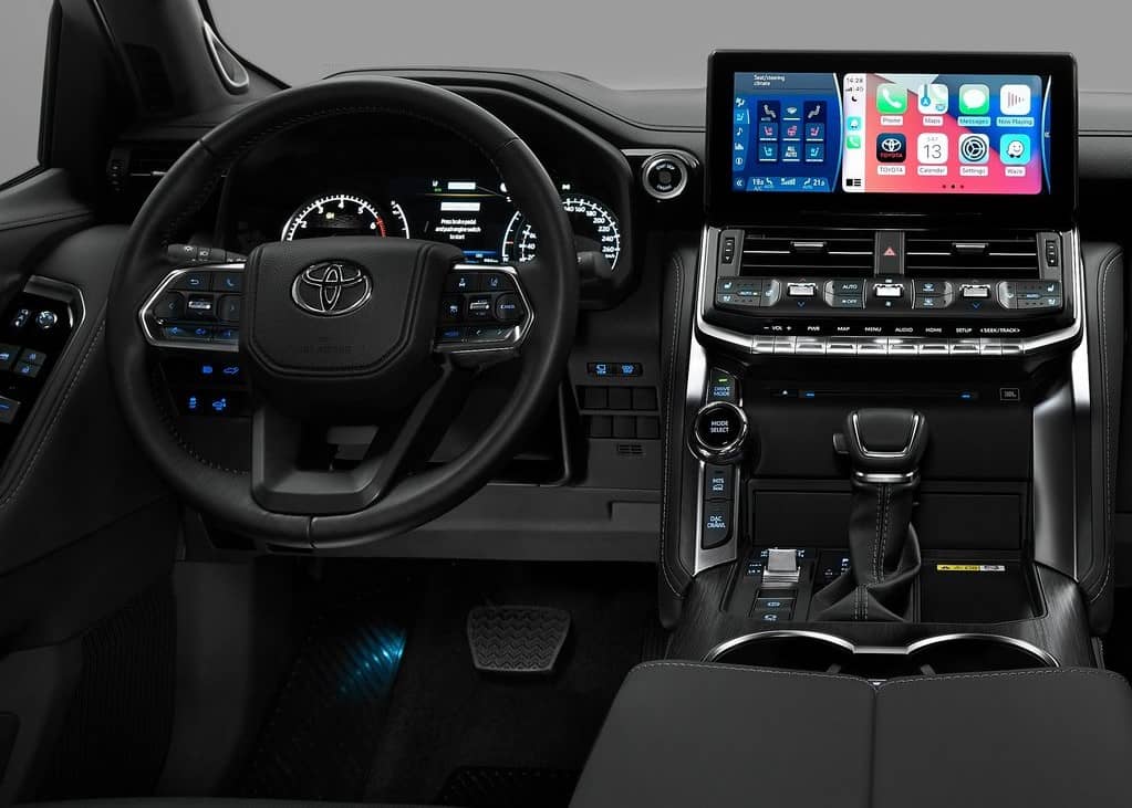 لندکروز GXR: طراحی منحصر به فرد و قدرتمند در دسته SUVهای لوکس و انواع آن 2 toyota land cruiser iyo73